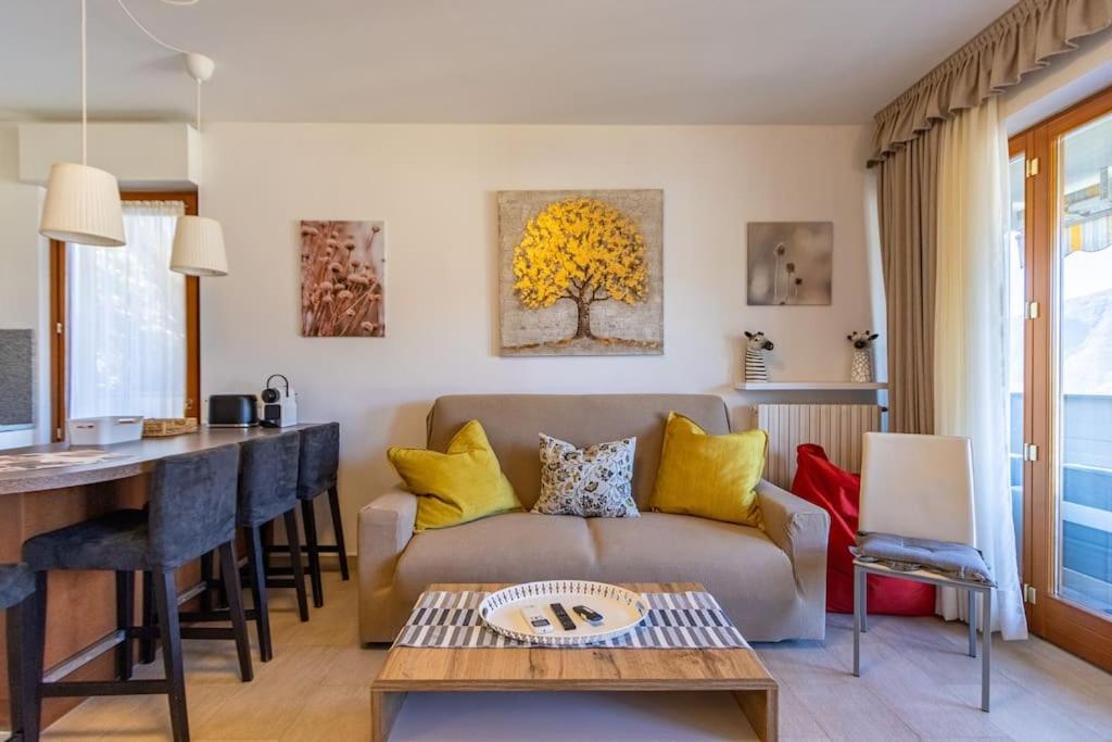 Wraparound Lake Views Bellavista Residence Campione dʼItalia المظهر الخارجي الصورة