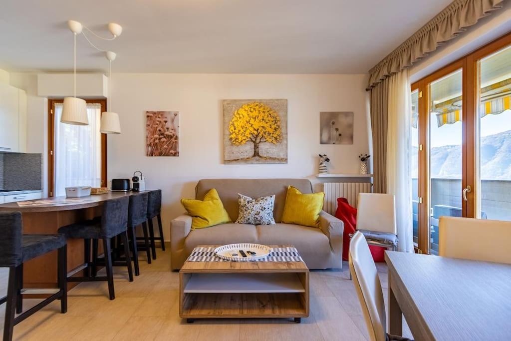 Wraparound Lake Views Bellavista Residence Campione dʼItalia المظهر الخارجي الصورة