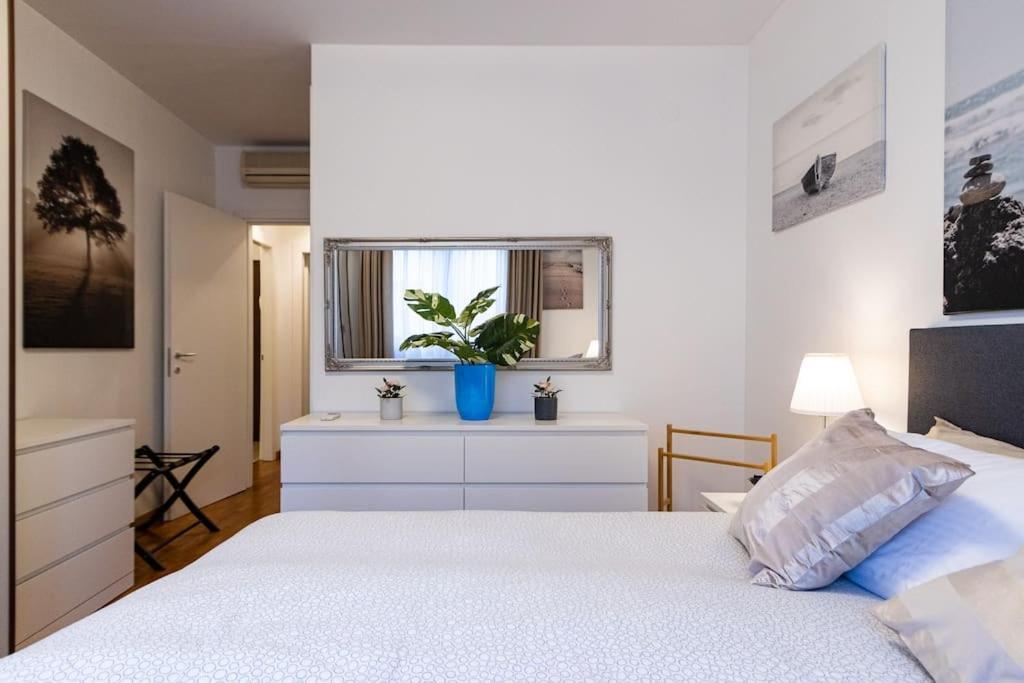 Wraparound Lake Views Bellavista Residence Campione dʼItalia المظهر الخارجي الصورة